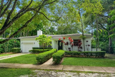 Casa en venta en Coral Gables, Florida, 2 dormitorios № 1977158 - foto 4