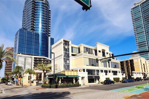 Condominio en alquiler en Orlando, Florida, 1 dormitorio, 59.92 m2 № 1904192 - foto 1