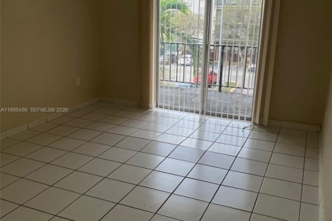 Condominio en venta en Hialeah, Florida, 2 dormitorios, 92.53 m2 № 2066118 - foto 6
