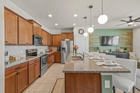 Adosado en venta en Kissimmee, Florida, 5 dormitorios, 210.24 m2 № 2215188 - foto 5