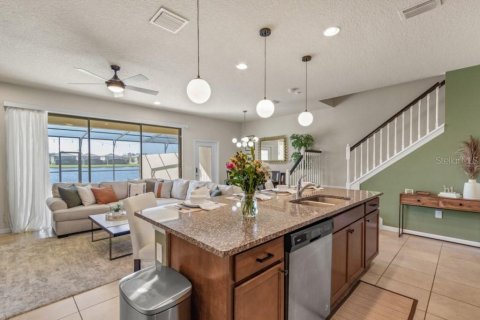 Adosado en venta en Kissimmee, Florida, 5 dormitorios, 210.24 m2 № 2215188 - foto 4