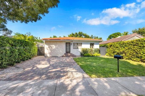 Villa ou maison à Miami, Floride 3 chambres, 131.18 m2 № 2431281