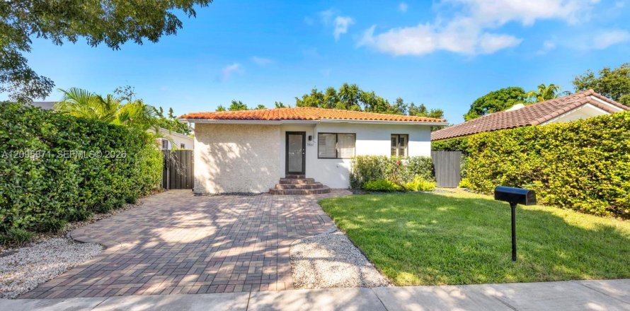 Villa ou maison à Miami, Floride 3 chambres, 131.18 m2 № 2431281