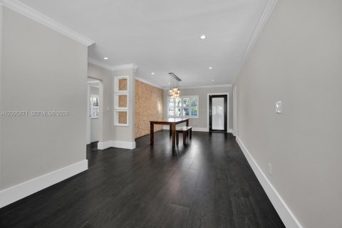 Villa ou maison à vendre à Miami, Floride: 3 chambres, 131.18 m2 № 2431281 - photo 9