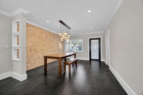 Villa ou maison à vendre à Miami, Floride: 3 chambres, 131.18 m2 № 2431281 - photo 7