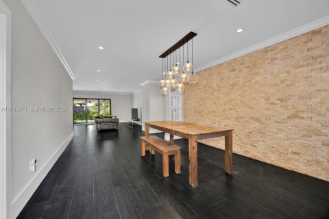Villa ou maison à vendre à Miami, Floride: 3 chambres, 131.18 m2 № 2431281 - photo 8