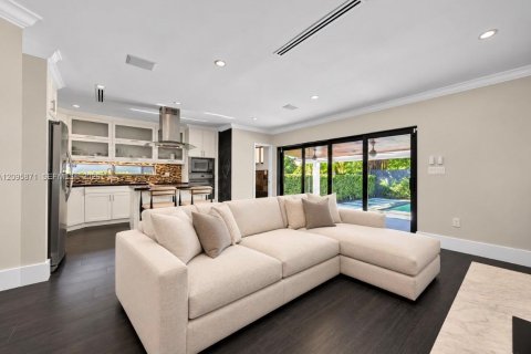 Villa ou maison à vendre à Miami, Floride: 3 chambres, 131.18 m2 № 2431281 - photo 6
