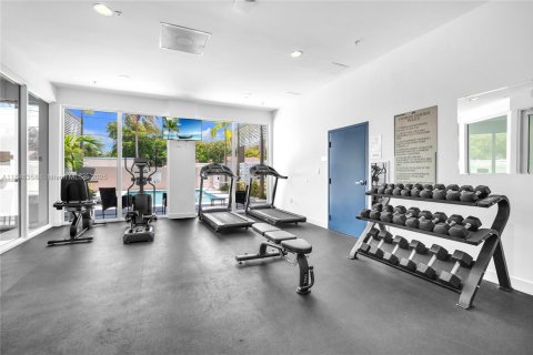 Condo in Hollywood, Florida, 3 bedrooms  № 1846236 - photo 7