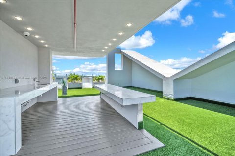 Condo in Hollywood, Florida, 3 bedrooms  № 1846236 - photo 6