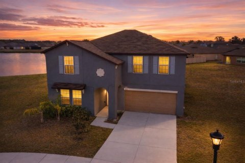 Casa en Wimauma, Florida 6 dormitorios, 308.99 m2 № 2116056