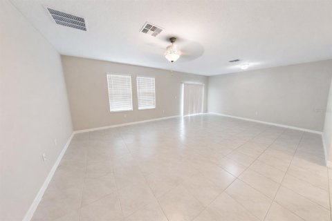 Casa en alquiler en Wimauma, Florida, 6 dormitorios, 308.99 m2 № 2116056 - foto 3