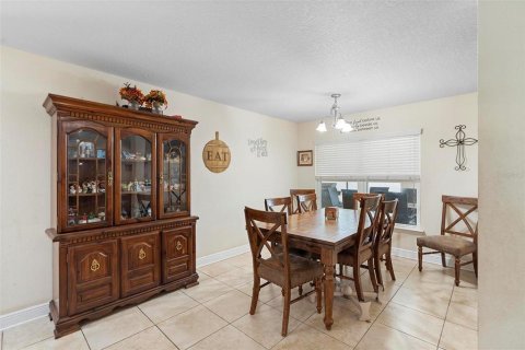 Casa en venta en Leesburg, Florida, 4 dormitorios, 272.3 m2 № 1718565 - foto 12