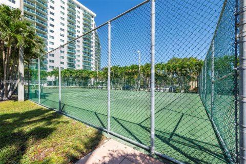 Condominio en alquiler en Sunny Isles Beach, Florida, 1 dormitorio, 93.37 m2 № 2085808 - foto 27