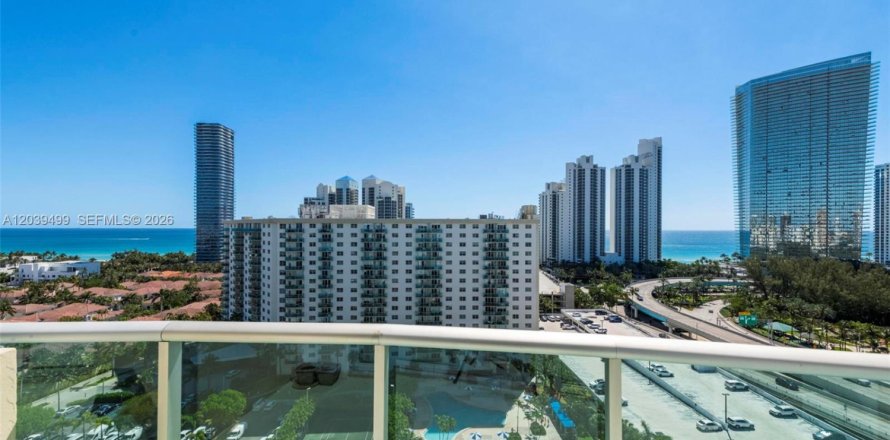 Condominio en Sunny Isles Beach, Florida, 1 dormitorio  № 2085808