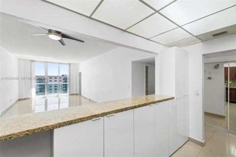 Condominio en alquiler en Sunny Isles Beach, Florida, 1 dormitorio, 93.37 m2 № 2085808 - foto 9