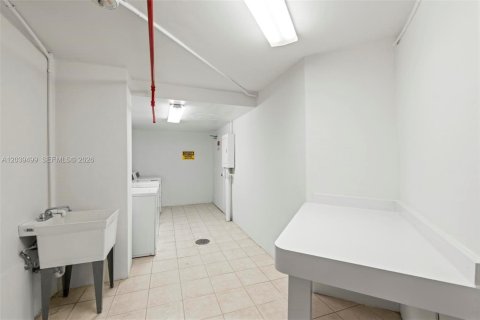 Condominio en alquiler en Sunny Isles Beach, Florida, 1 dormitorio, 93.37 m2 № 2085808 - foto 18