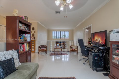 House in Miami Lakes, Florida 5 bedrooms, 315.12 sq.m. № 1878446 - photo 24