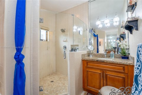 House in Miami Lakes, Florida 5 bedrooms, 315.12 sq.m. № 1878446 - photo 22