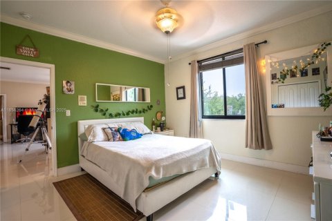 House in Miami Lakes, Florida 5 bedrooms, 315.12 sq.m. № 1878446 - photo 26