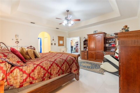 House in Miami Lakes, Florida 5 bedrooms, 315.12 sq.m. № 1878446 - photo 20
