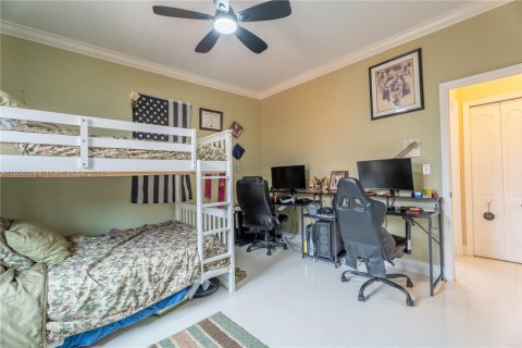 House in Miami Lakes, Florida 5 bedrooms, 315.12 sq.m. № 1878446 - photo 28