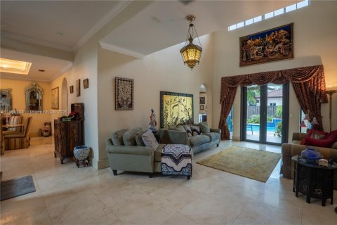 House in Miami Lakes, Florida 5 bedrooms, 315.12 sq.m. № 1878446 - photo 16