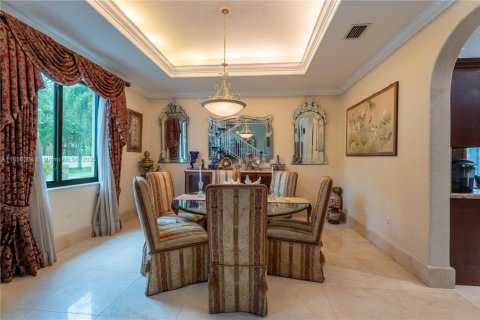 House in Miami Lakes, Florida 5 bedrooms, 315.12 sq.m. № 1878446 - photo 18