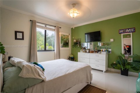House in Miami Lakes, Florida 5 bedrooms, 315.12 sq.m. № 1878446 - photo 27