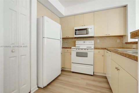 Appartement à louer à Cutler Bay, Floride: 2 chambres, 83.61 m2 № 1989480 - photo 3