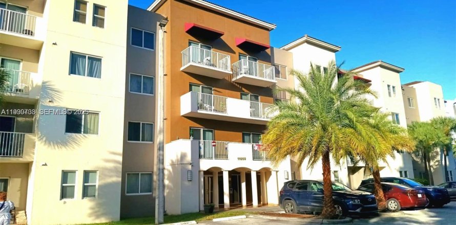 Appartement à Cutler Bay, Floride 2 chambres, 83.61 m2 № 1989480
