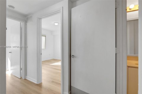 Appartement à louer à Cutler Bay, Floride: 2 chambres, 83.61 m2 № 1989480 - photo 11