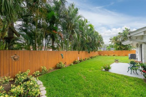 House in Treasure Island, Florida 2 bedrooms, 108.42 sq.m. № 2226398 - photo 26