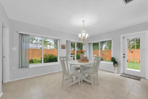 House in Treasure Island, Florida 2 bedrooms, 108.42 sq.m. № 2226398 - photo 12