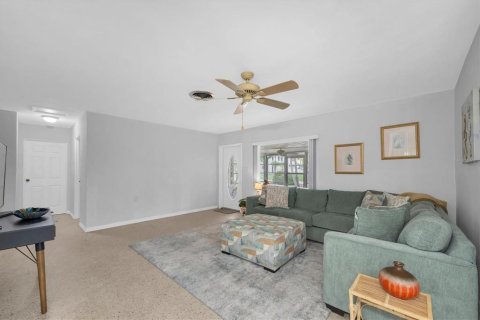 House in Treasure Island, Florida 2 bedrooms, 108.42 sq.m. № 2226398 - photo 9