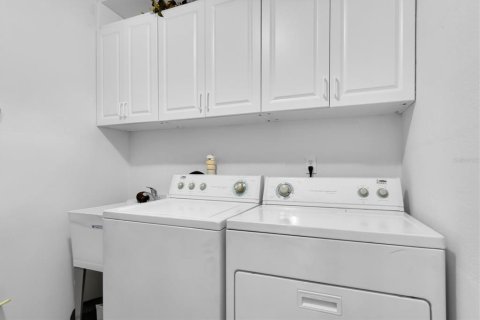 House in Treasure Island, Florida 2 bedrooms, 108.42 sq.m. № 2226398 - photo 23
