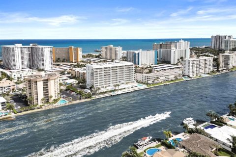 Condominio en venta en Pompano Beach, Florida, 2 dormitorios, 157.56 m2 № 2261750 - foto 3