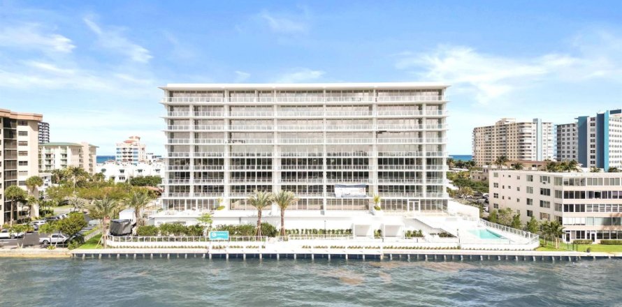 Condominio en Pompano Beach, Florida, 2 dormitorios  № 2261750