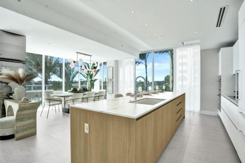 Condominio en venta en Pompano Beach, Florida, 2 dormitorios, 157.56 m2 № 2261750 - foto 12