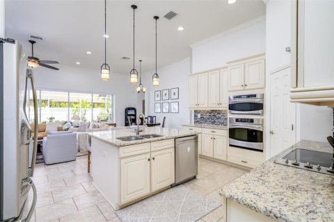 House in Wesley Chapel, Florida 4 bedrooms, 266.63 sq.m. № 1681229 - photo 17