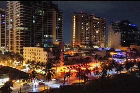 Condominio en venta en Fort Lauderdale, Florida, 1 dormitorio, 59.46 m2 № 2190037 - foto 9