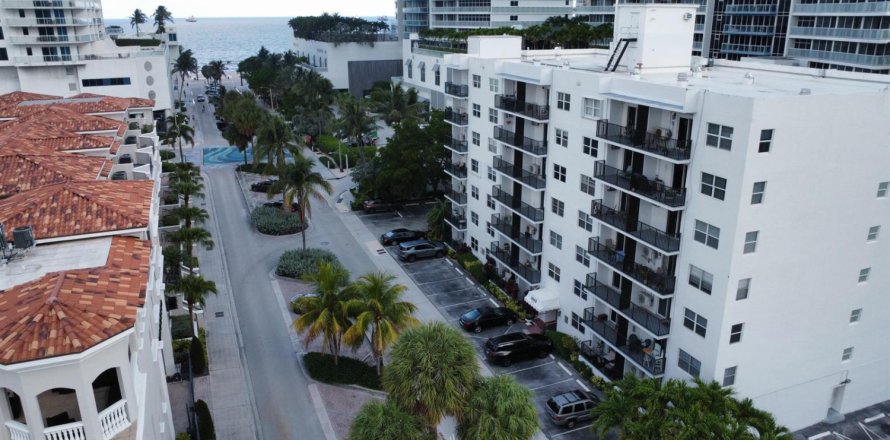 Condominio en Fort Lauderdale, Florida, 1 dormitorio  № 2190037