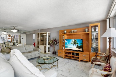 Condo in Hollywood, Florida, 2 bedrooms  № 1788937 - photo 28