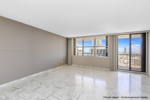 Condo in Hollywood, Florida, 2 bedrooms  № 1788937 - photo 9