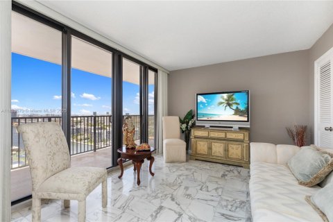 Condo in Hollywood, Florida, 2 bedrooms  № 1788937 - photo 25