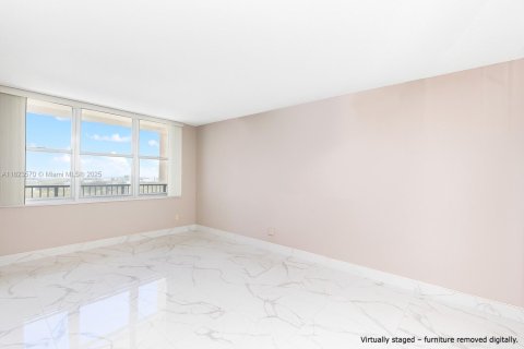Condo in Hollywood, Florida, 2 bedrooms  № 1788937 - photo 13