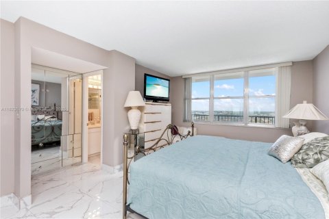 Condo in Hollywood, Florida, 2 bedrooms  № 1788937 - photo 20