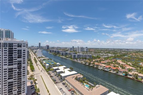 Condo in Hollywood, Florida, 2 bedrooms  № 1788937 - photo 2
