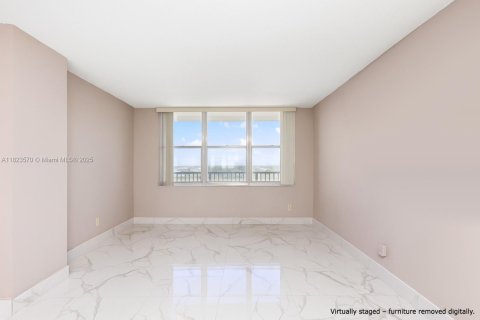 Condo in Hollywood, Florida, 2 bedrooms  № 1788937 - photo 14