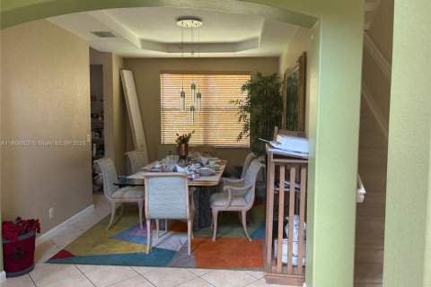 House in Port St. Lucie, Florida 3 bedrooms, 255.76 sq.m. № 1887366 - photo 3