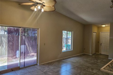Townhouse in Winter Garden, Florida 3 bedrooms, 91.42 sq.m. № 2093955 - photo 10
